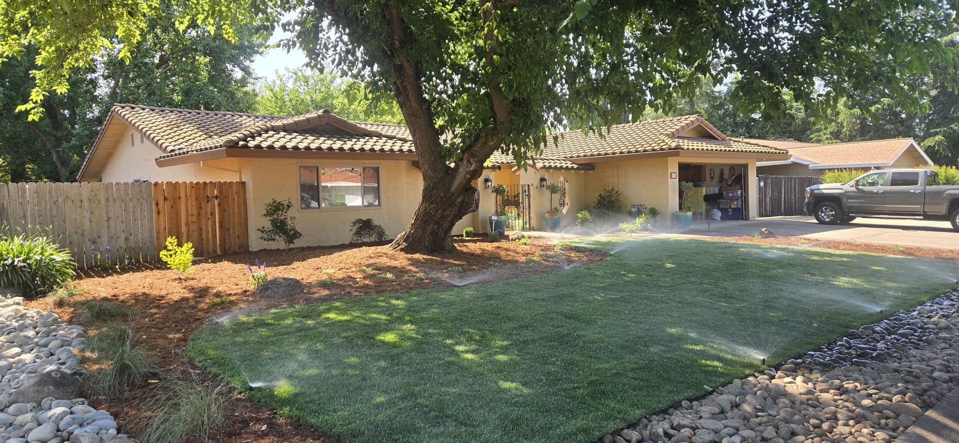 Landscaped outdoor space - page header background